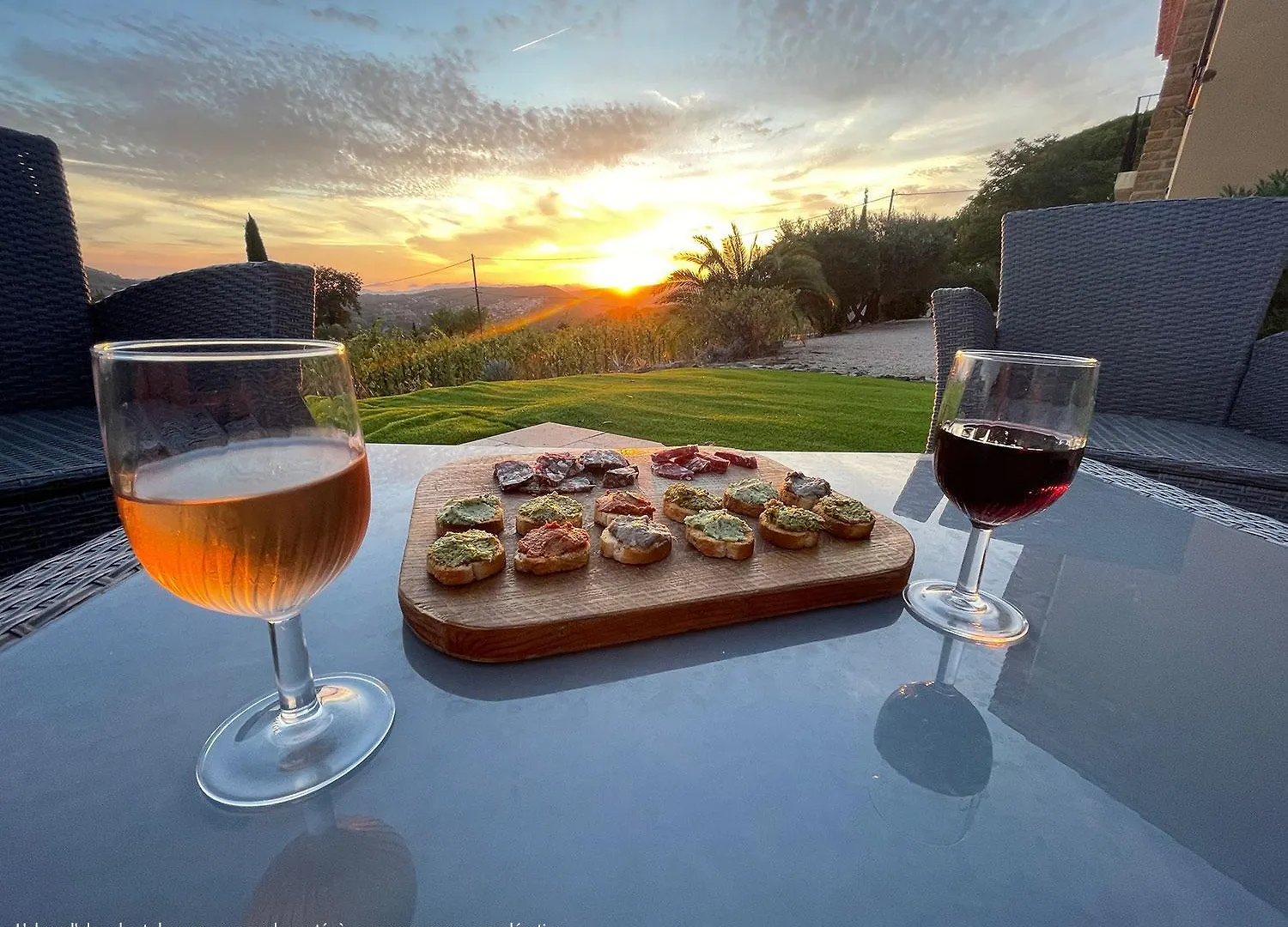 Villa Ma Cardaline Avec Piscine Et Vue Mer Avec 3 Chambres Pour 6 Personnes Classe 3 Etoiles Le Castellet